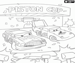 Coloriage Les voitures de course et le favori dans la pr�sentation de la Piston Cup, Le Roi et Chick Hicks sous les flashs des photographes