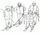 Famille avec deux enfants de ski