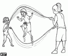 Corde à sauter ou corde à danser jouée par des enfants 