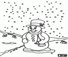 Bonhomme de neige dans une bordée de neige