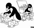 Pingu à jouer alors que sa mère s'occupe de son petite soeur Pinga