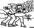 Un couple à le patinage sur glace sur un lac gelé