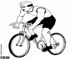 Triathlète sur une bicyclette. Courses de triathlon comprennent la natation, de cyclisme et de course à pied