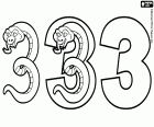 Trois versions de la numéro trois avec un serpent très agressif