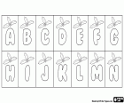 La première page de coloriage de l’alphabet de Noël décoré avec des brins de houx, les lettres dans le style de la bulle de A à N. Chaque lettre dans un rectangle avec des feuilles de houx
