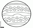 Un oeuf de Pâques avec une décoration géométrique, les types de lignes différentes et les petits cercles