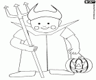 Un enfant déguisé en diable préparé pour la collecte de bonbons lors de la célébration de la nuit d’Halloween